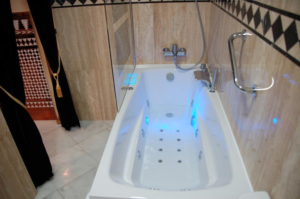 Luxury Apartment Plus Ultra Севілья Екстер'єр фото